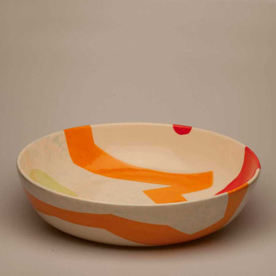 functional/dinnerware/001-Woman/3 - image - 0
